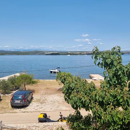 Apartment Lana Pašman Екстериор снимка