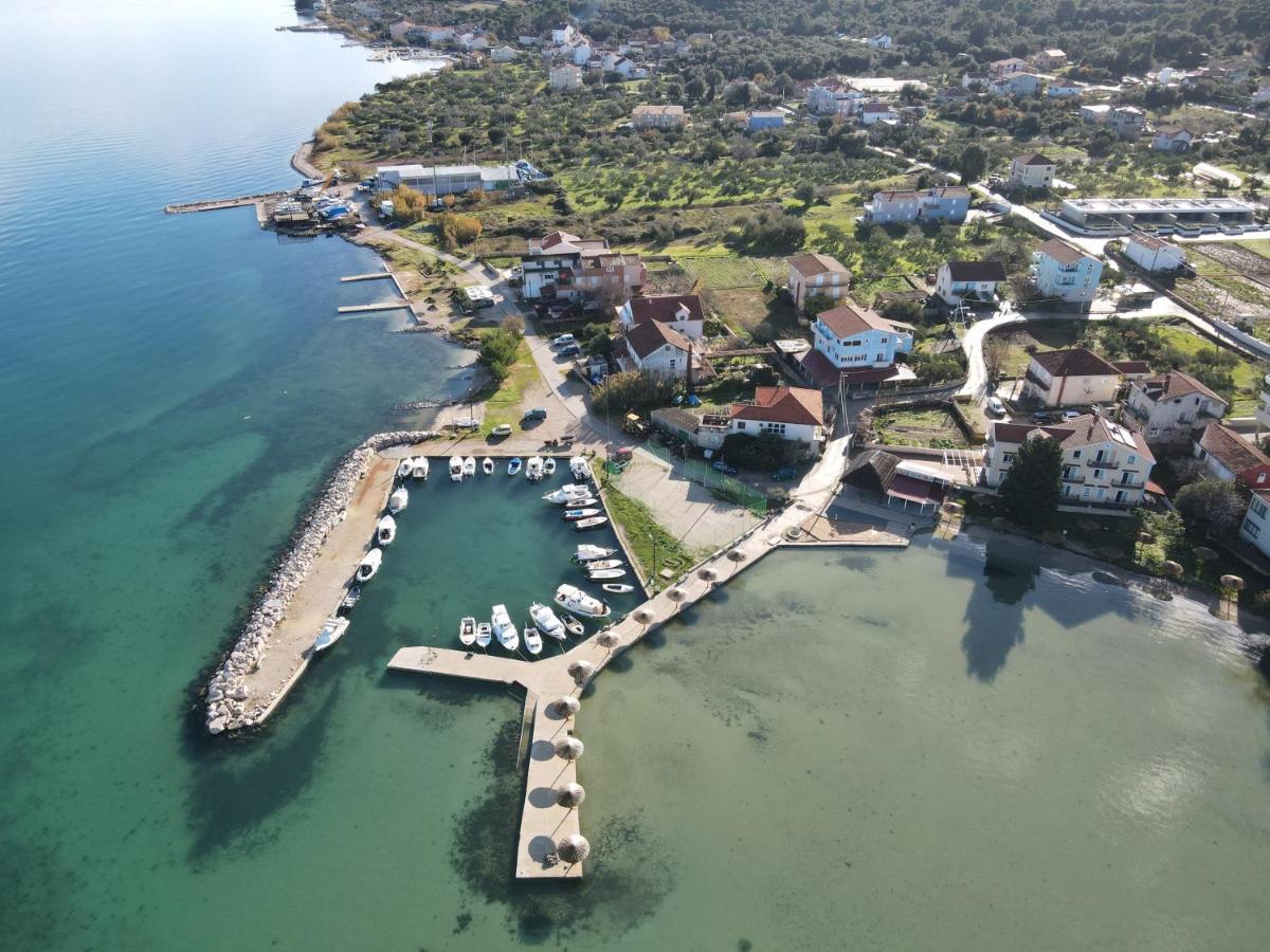 Apartment Lana Pašman Екстериор снимка