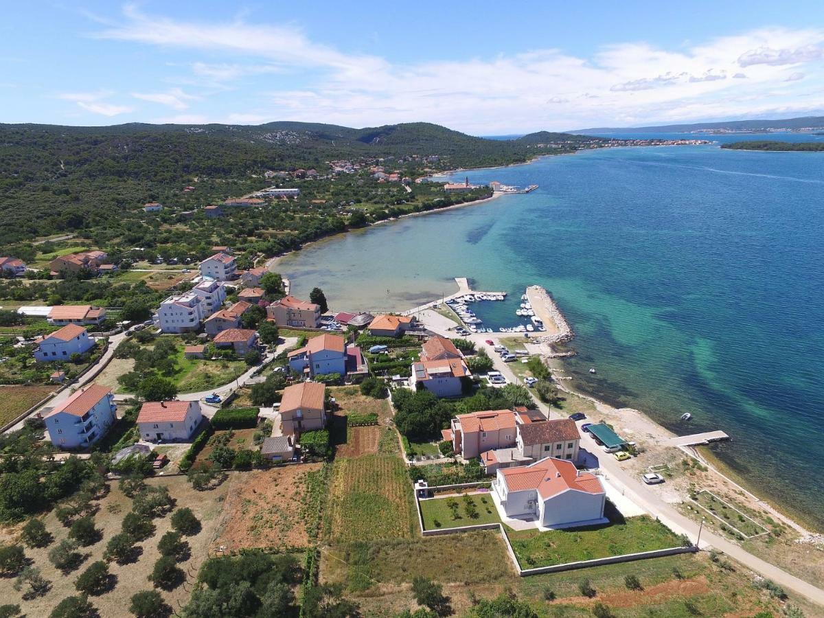 Apartment Lana Pašman Екстериор снимка