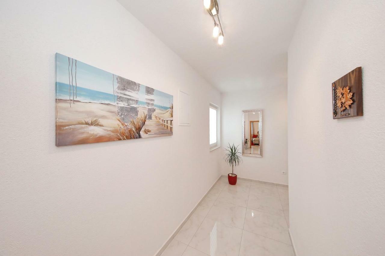 Apartment Lana Pašman Екстериор снимка