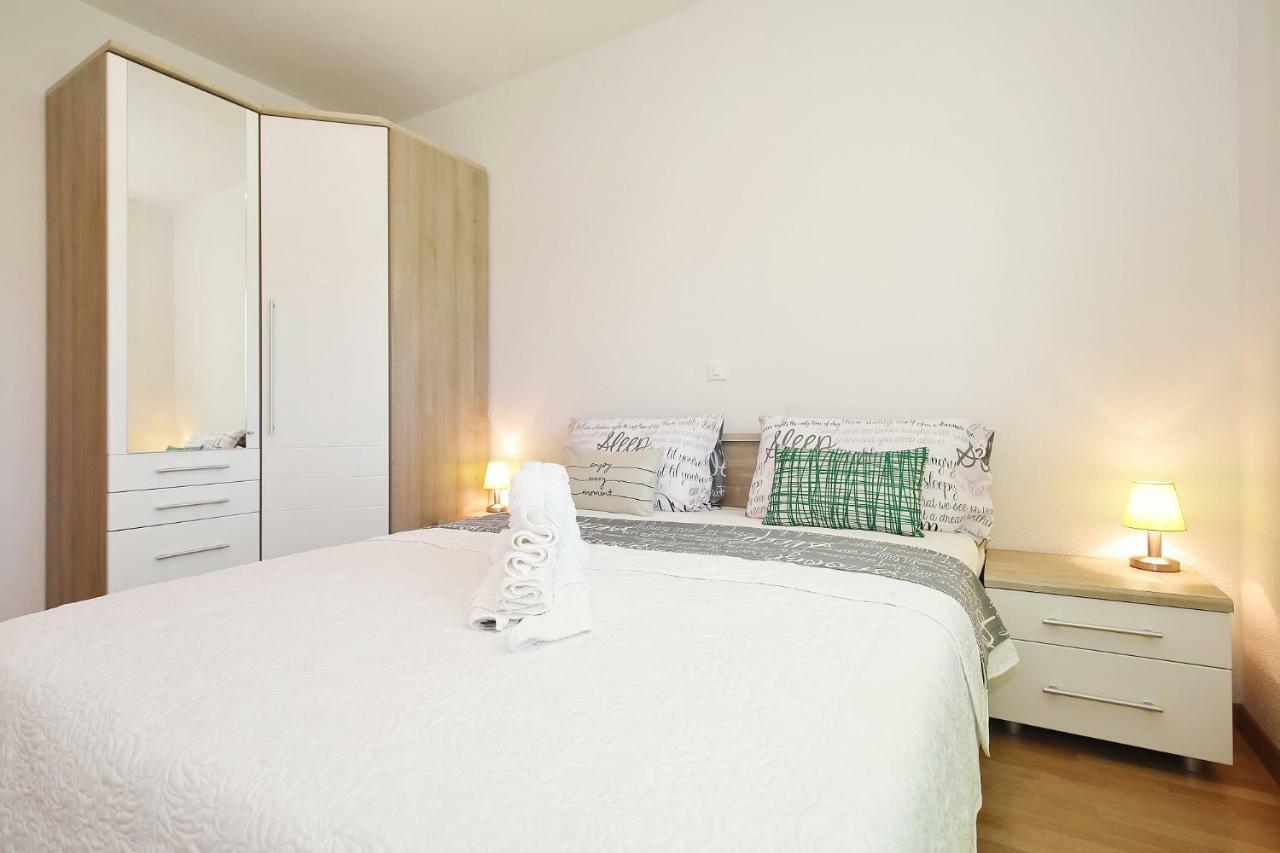 Apartment Lana Pašman Екстериор снимка