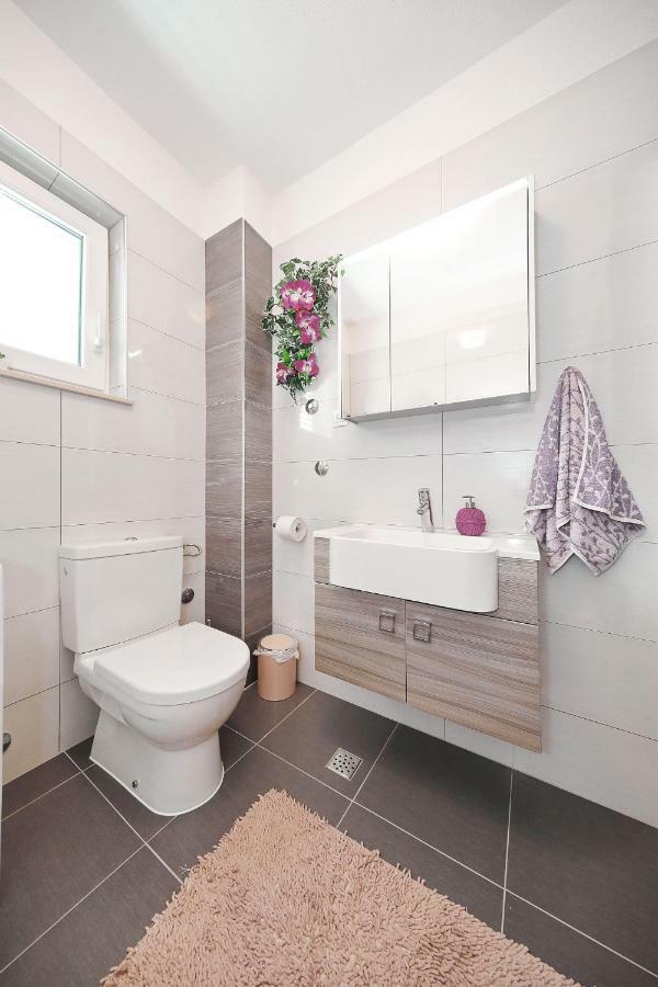 Apartment Lana Pašman Екстериор снимка