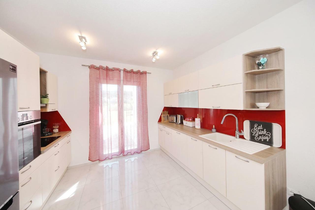 Apartment Lana Pašman Екстериор снимка