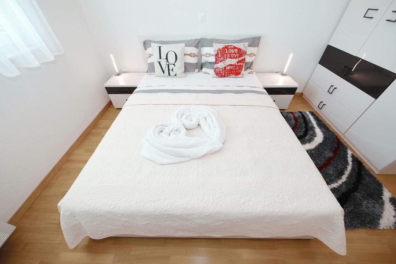 Apartment Lana Pašman Екстериор снимка