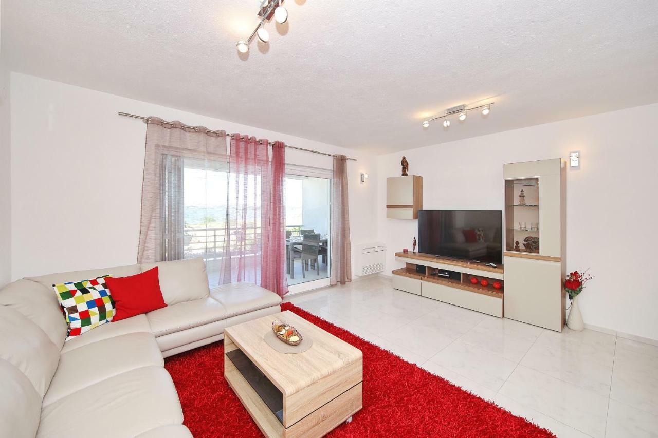 Apartment Lana Pašman Екстериор снимка
