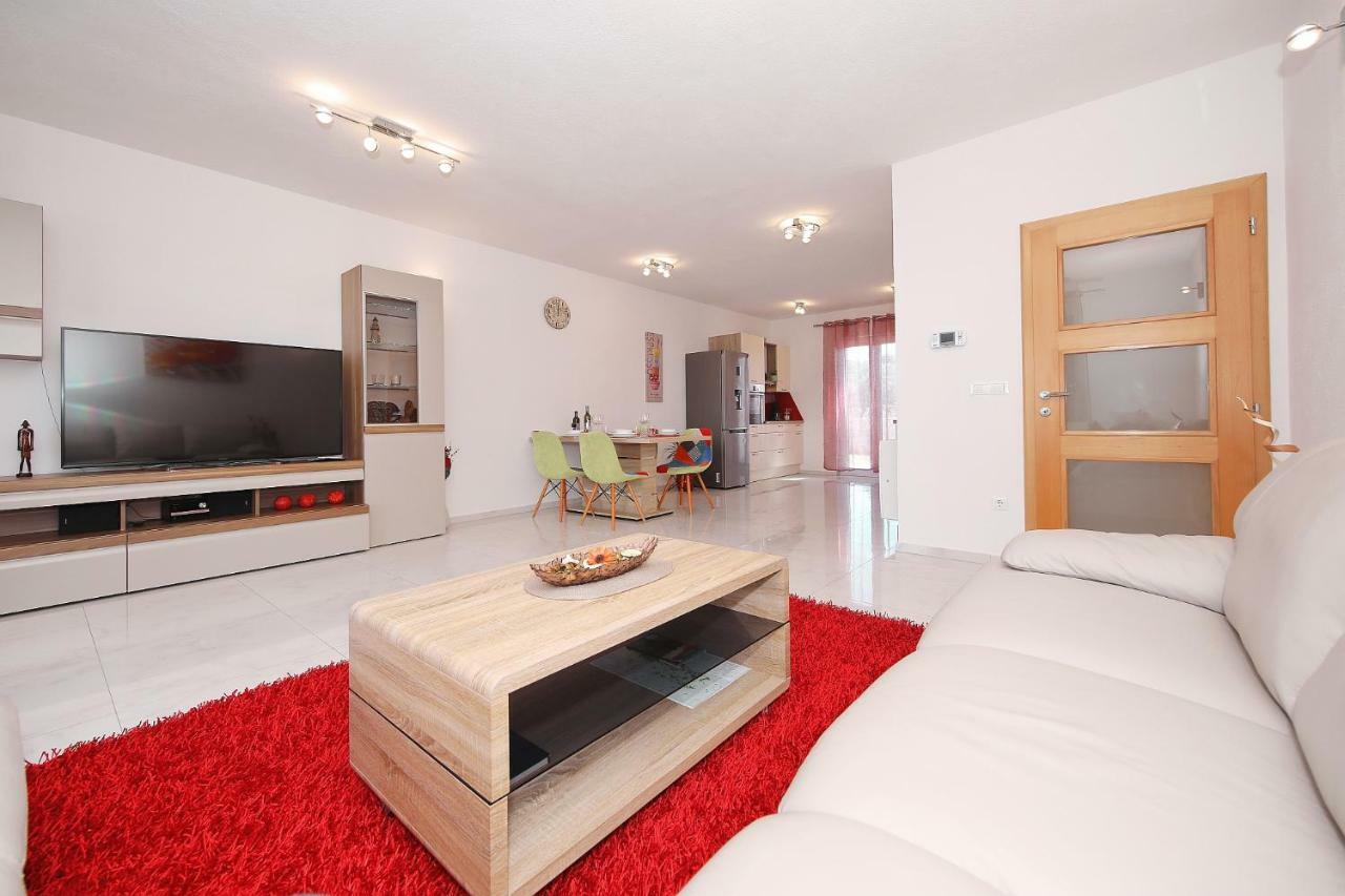 Apartment Lana Pašman Екстериор снимка