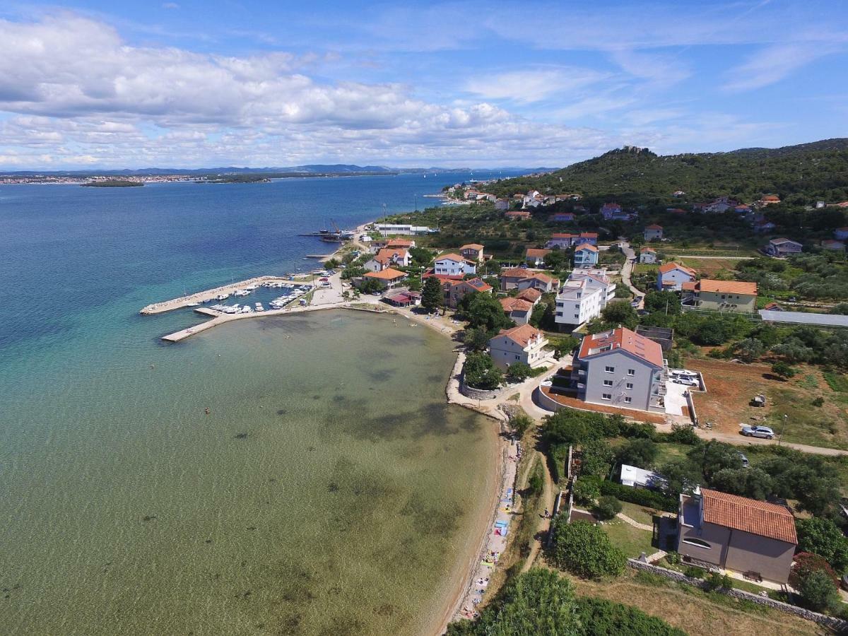 Apartment Lana Pašman Екстериор снимка